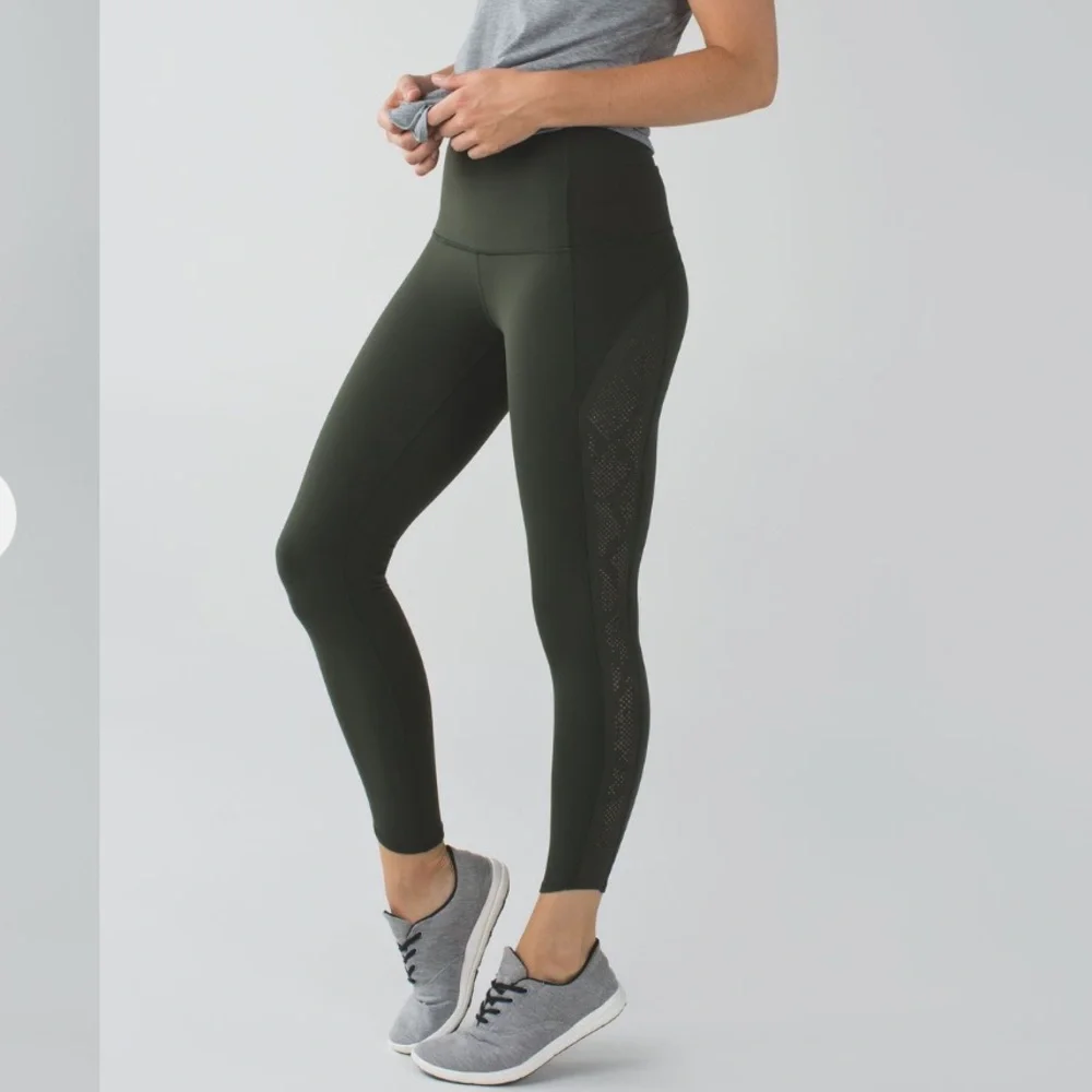 Lululemon Beyond Boundaries Pant
Gator Green / Fatigue Green
